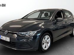 Grå Begagnad 2022 VW Golf VIII Life Halvkombi | 249 900 kr (Marknadspris)