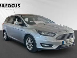 Grå Begagnad 2015 Ford Focus Titanium Kombi | 54 000 kr (Marknadspris)