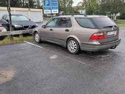 Brun Begagnad 2004 Saab 9-5 Linear Kombi | 1 000 kr (Superpris)