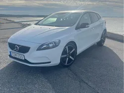 Vit Begagnad 2017 Volvo V40 Kinetic Kombi | 173 000 kr (Marknadspris)