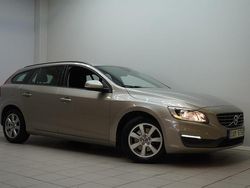 Ljusbrun (brun) Begagnad 2014 Volvo V60 Kinetic Kombi | 94 800 kr (Marknadspris)