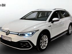 Vit Begagnad 2022 VW Golf Alltrack Kombi | 349 900 kr (Marknadspris)