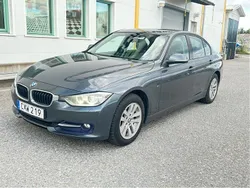 Grå Begagnad 2015 BMW 320 Sport Line Sedan | 99 900 kr (Superpris)