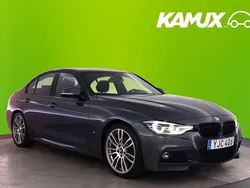 Silver/grå Begagnad 2018 BMW 330e M Sport Sedan | 264 800 kr (Marknadspris)