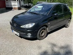 Svart Begagnad 2004 Peugeot 206 GTi Halvkombi | 13 500 kr (Bra pris)