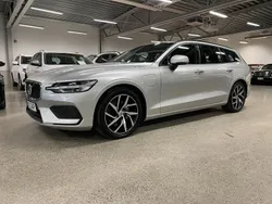 Silver Begagnad 2020 Volvo V60 Momentum Kombi | 274 900 kr (Marknadspris)