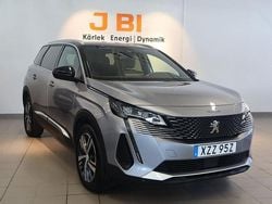 Grå artense Begagnad 2023 Peugeot 5008 GT Minibuss | 314 900 kr (Marknadspris)