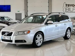 Ljusgrå (grå) Begagnad 2012 Volvo V70 Momentum Kombi | 179 000 kr (Dyr)