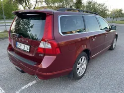 Röd Begagnad 2011 Volvo V70 Momentum Kombi | 98 000 kr (Marknadspris)