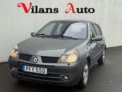 Mörkgrå (grå) Begagnad 2003 Renault Clio II Halvkombi | 14 900 kr (Marknadspris)