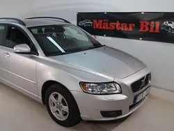 Ljusgrå Begagnad 2010 Volvo V50 Momentum Kombi | 49 900 kr (Marknadspris)