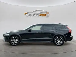 Svart Begagnad 2021 Volvo V60 CC Kombi | 349 900 kr (Marknadspris)