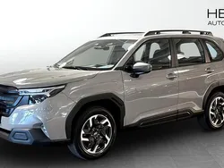 Grå (grey) Ny 2025 Subaru Forester SUV | 399 900 kr (Bra pris)