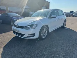 Vit Begagnad 2015 VW Golf VII Halvkombi | 69 500 kr (Marknadspris)