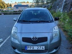 Grå Begagnad 2006 Toyota Yaris Halvkombi | 9 900 kr (Bra pris)