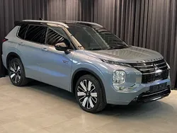 Grå Ny 2025 Mitsubishi Outlander P-HEV Invite SUV | 539 900 kr