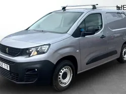 Grå (silver) Begagnad 2020 Peugeot Partner Minibuss | 139 000 kr (Marknadspris)