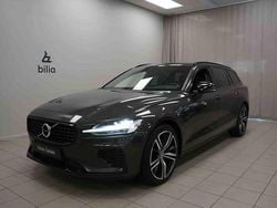 Grå Begagnad 2022 Volvo V60 Kombi | 359 900 kr (Dyr)