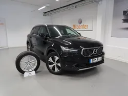 Svart Begagnad 2022 Volvo XC40 SUV | 299 900 kr (Marknadspris)