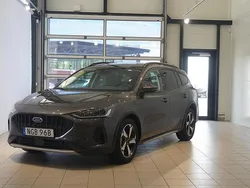 Grå Begagnad 2023 Ford Focus Active Kombi | 234 900 kr (Bra pris)