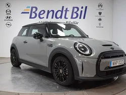 Grå Begagnad 2022 Mini Cooper SE Essential Halvkombi | 214 500 kr (Marknadspris)