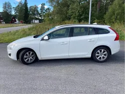 Vit Begagnad 2012 Volvo V60 Momentum Kombi | 39 000 kr (Lite dyr)