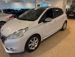 Vit Begagnad 2014 Peugeot 208 Envy Halvkombi | 69 000 kr (Marknadspris)