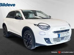 Vit Begagnad 2023 Fiat 600 La Prima SUV | 320 800 kr (Marknadspris)