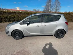 Grå Begagnad 2013 Opel Meriva Enjoy Minibuss | 64 900 kr (Marknadspris)