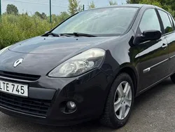 Svart (svartmetallic) Begagnad 2011 Renault Clio II Halvkombi | 37 900 kr (Marknadspris)