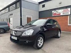 Lila Begagnad 2009 Nissan Qashqai SUV | 84 800 kr (Marknadspris)