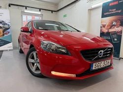 Röd Begagnad 2014 Volvo V40 Kinetic Kombi | 95 000 kr (Marknadspris)