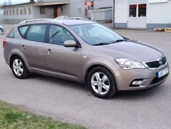 Mörkgrå (grå) Begagnad 2011 Kia Ceed Sportswagon EX Kombi | 32 500 kr (Marknadspris)
