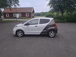 Vit Begagnad 2011 Suzuki Alto Halvkombi | 27 000 kr (Marknadspris)