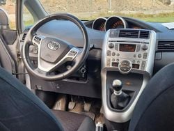 Silver Begagnad 2011 Toyota Verso Minibuss | 49 900 kr (Bra pris)