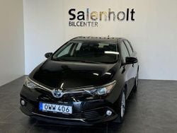 Svart Begagnad 2016 Toyota Auris Hybrid Active Halvkombi | 179 900 kr (Marknadspris)