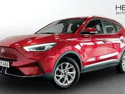 Röd (red) Begagnad 2021 MG ZS Luxury Sedan | 249 900 kr (Superpris)