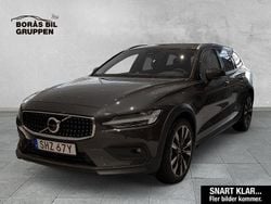 Grå Begagnad 2024 Volvo V60 CC Ultimate Kombi | 499 000 kr (Bra pris)