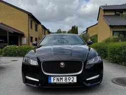 Svart Begagnad 2019 Jaguar XF R-Sport Sedan | 220 000 kr (Marknadspris)