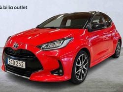 Svart Begagnad 2021 Toyota Yaris Hybrid Halvkombi | 224 900 kr