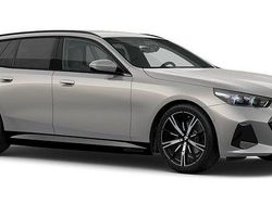 Grå Ny 2025 BMW 530e M Sport Kombi | 745 400 kr (Marknadspris)