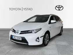 Vit Begagnad 2013 Toyota Auris Touring Sports Kombi | 129 900 kr (Marknadspris)