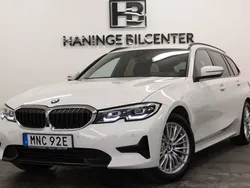Vit Begagnad 2021 BMW 320 Kombi | 299 900 kr (Bra pris)