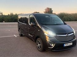 Svart Begagnad 2016 Opel Vivaro Van | 134 900 kr (Lite dyr)