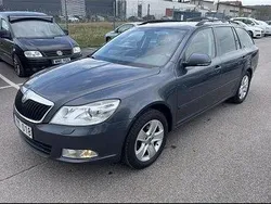 Grå Begagnad 2012 Skoda Octavia Elegance Kombi | 42 000 kr (Marknadspris)