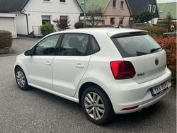 Vit Begagnad 2016 VW Polo Halvkombi | 118 000 kr (Marknadspris)