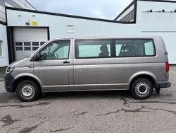 Silver (sandgrå metallic) Begagnad 2019 VW Caravelle Minibuss | 208 000 kr (Superpris)