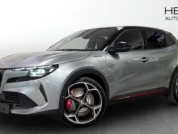 Grå (white) Begagnad 2024 Alfa Romeo Junior Veloce SUV | 512 800 kr