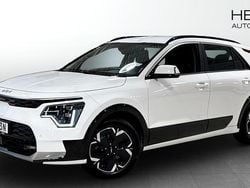 Vit (white) Begagnad 2022 Kia e-Niro SUV | 309 900 kr (Marknadspris)