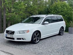 Vit Begagnad 2013 Volvo V70 R-Design Kombi | 92 000 kr (Marknadspris)